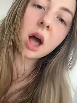 curvyflawless online show from 6, 3, 2025