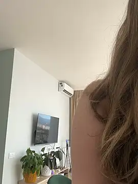 curvyflawless online show from 5, 3, 2025