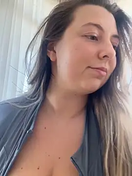 curvyflawless online show from 6, 3, 2025