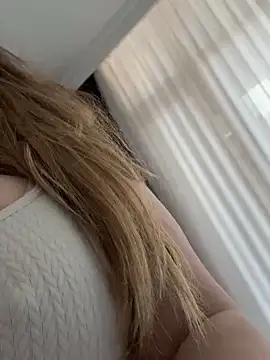 curvyflawless online show from 1, 2, 2026