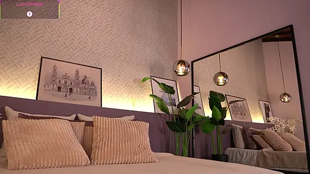 ElleDiane online show from 3, 10, 2025