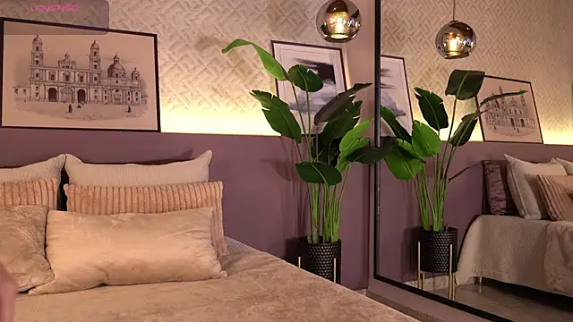 ElleDiane online show from 22, 12, 2025