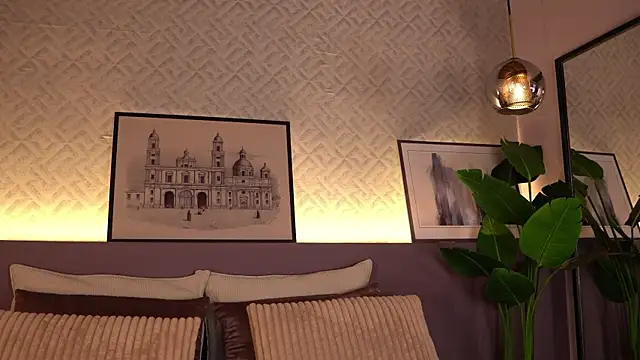 ElleDiane online show from 21, 3, 2025