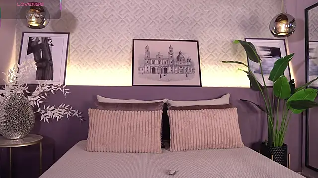 ElleDiane online show from 2, 4, 2026