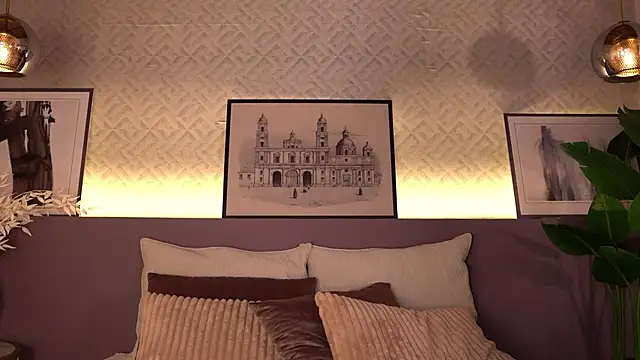 ElleDiane online show from 18, 3, 2025