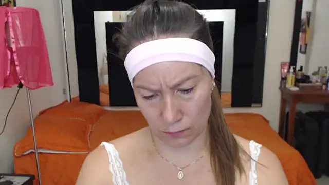 CATRINA-83 online show from 4, 10, 2025