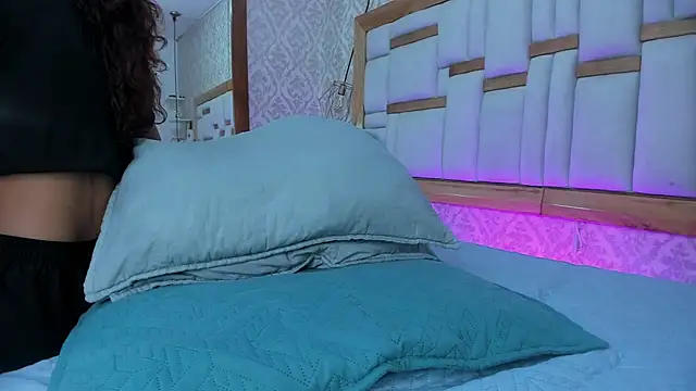 arl chloee online show from 13, 11, 2025