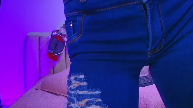 arl chloee online show from 17, 12, 2025