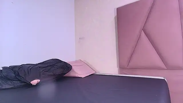 arl chloee online show from 2, 10, 2025