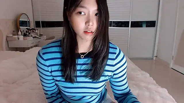 -Lucky Girl online show from 12, 3, 2025