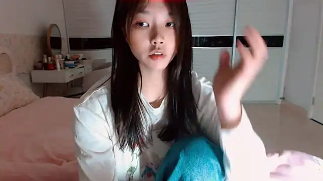 -Lucky Girl online show from 12, 4, 2026