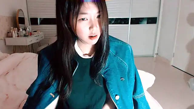 Snapshot of -Lucky_Girl chatting on 4, 2, 2026 -Lucky Girl online show from 4, 2, 2026