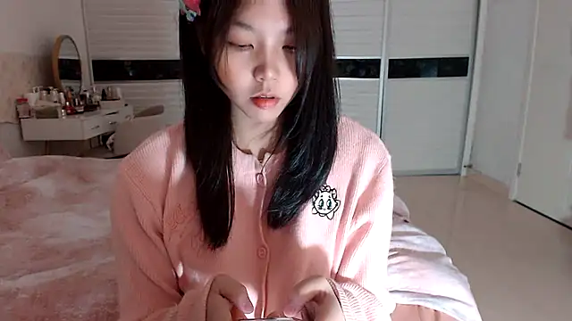 -Lucky Girl online show from 12, 11, 2025