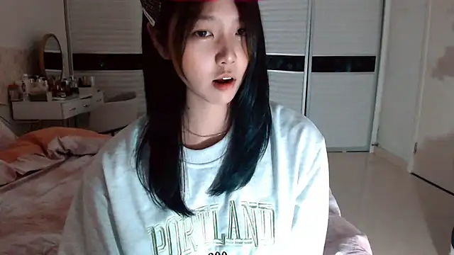 -Lucky Girl online show from 10, 11, 2025