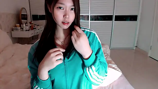 -Lucky Girl online show from 10, 5, 2026