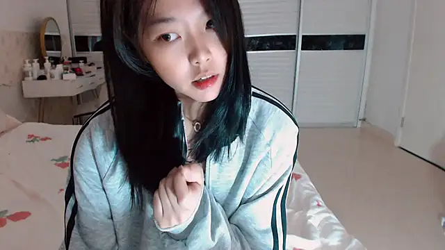 -Lucky Girl online show from 9, 9, 2025