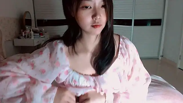 -Lucky Girl online show from 3, 4, 2026