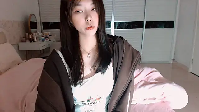 -Lucky Girl online show from 13, 4, 2026