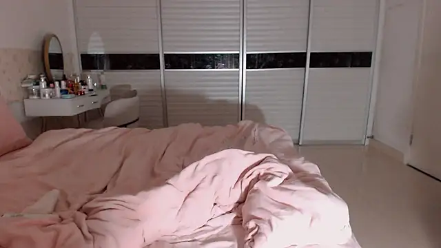 -Lucky Girl online show from 26, 10, 2025