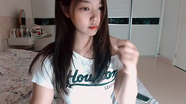 Snapshot of -Lucky_Girl chatting on 4, 7, 2026 -Lucky Girl online show from 4, 7, 2026