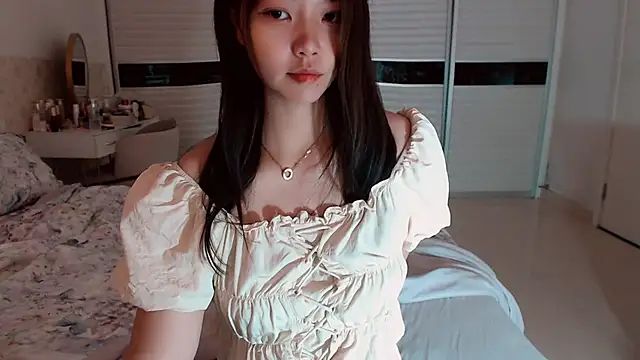 Snapshot of -Lucky_Girl chatting on 2, 7, 2026 -Lucky Girl online show from 2, 7, 2026
