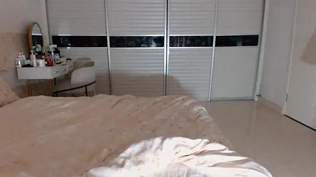 -Lucky Girl online show from 14, 9, 2025