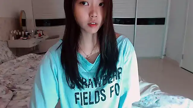 Snapshot of -Lucky_Girl chatting on 1, 7, 2026 -Lucky Girl online show from 1, 7, 2026