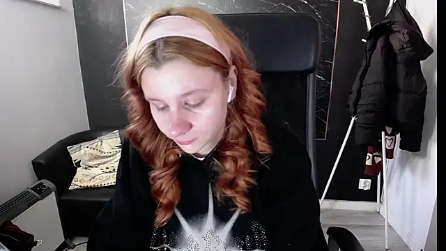 littleviki7 online show from 18, 3, 2025