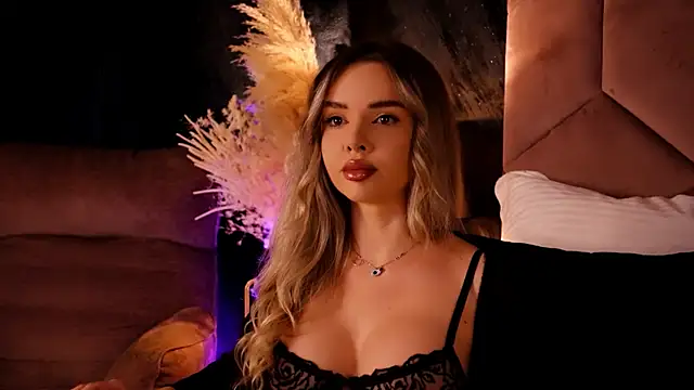 Snapshot of KatyaBelle chatting on 6, 10, 2025 KatyaBelle online show from 6, 10, 2025