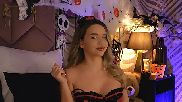 Snapshot of KatyaBelle chatting on 29, 10, 2025 KatyaBelle online show from 29, 10, 2025