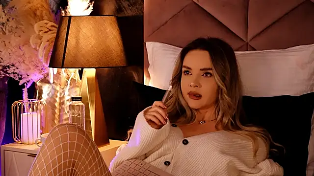 Snapshot of KatyaBelle chatting on 5, 10, 2025 KatyaBelle online show from 5, 10, 2025