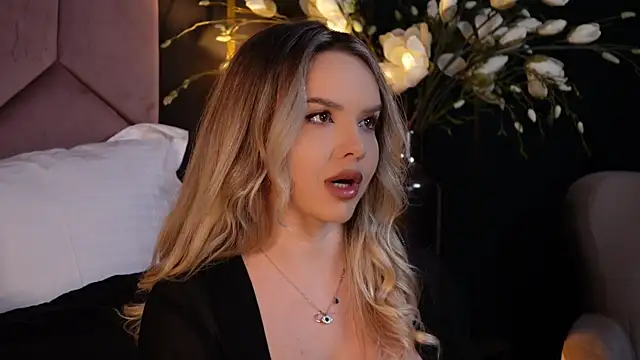 Snapshot of KatyaBelle chatting on 6, 1, 2025 KatyaBelle online show from 6, 1, 2025