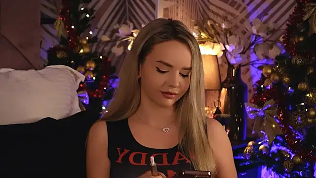 KatyaBelle online show from 5, 12, 2025