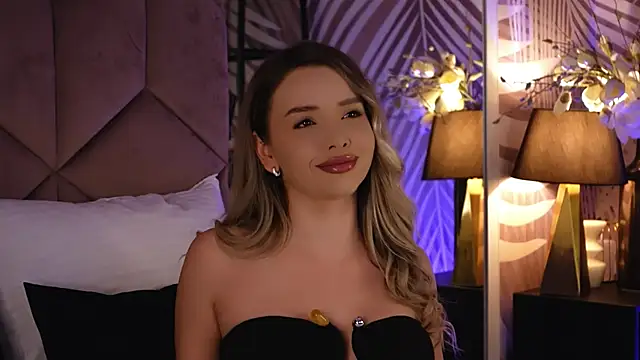 Snapshot of KatyaBelle chatting on 25, 10, 2025 KatyaBelle online show from 25, 10, 2025