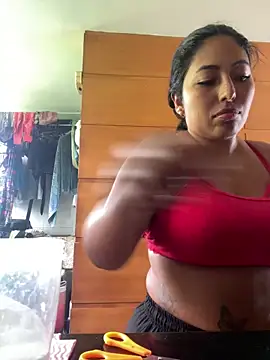 Snapshot of emmyjhonson07 chatting on 12, 11, 2025 emmyjhonson07 online show from 12, 11, 2025