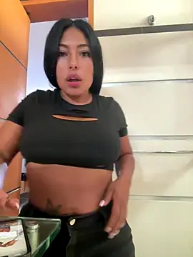 Snapshot of emmyjhonson07 chatting on 8, 11, 2025 emmyjhonson07 online show from 8, 11, 2025