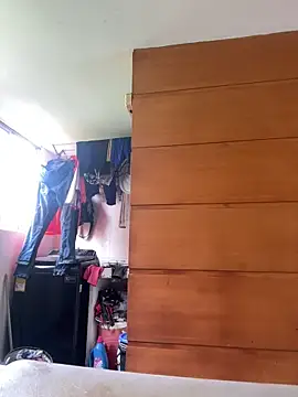 Snapshot of emmyjhonson07 chatting on 21, 10, 2025 emmyjhonson07 online show from 21, 10, 2025