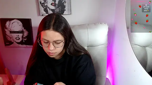 SamanthaRoldaan online show from 11, 11, 2025