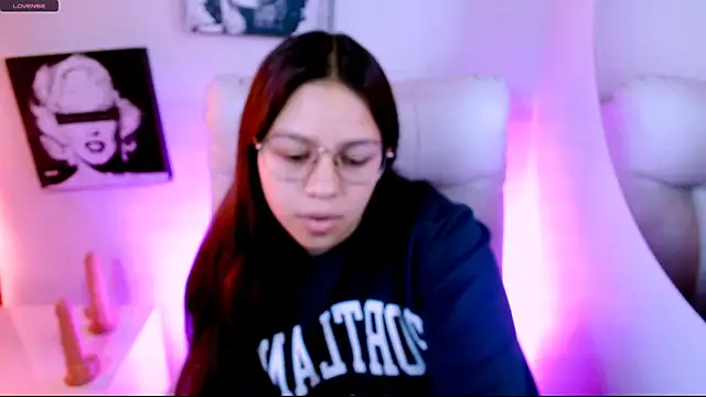 Snapshot of SamanthaRoldaan chatting on 3, 3, 2026 SamanthaRoldaan online show from 3, 3, 2026