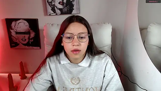 Snapshot of SamanthaRoldaan chatting on 15, 12, 2025 SamanthaRoldaan online show from 15, 12, 2025