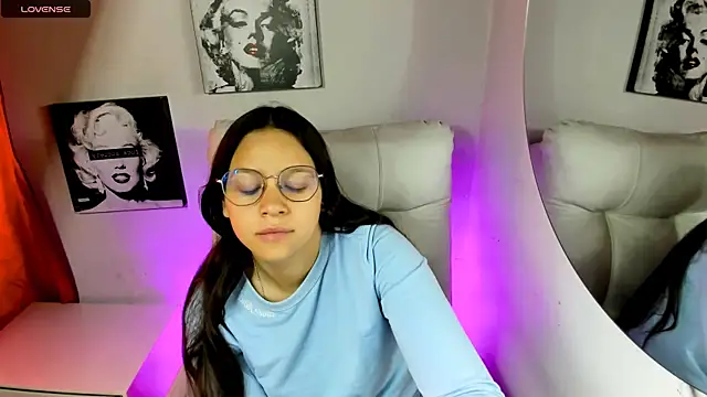 SamanthaRoldaan online show from 18, 4, 2026