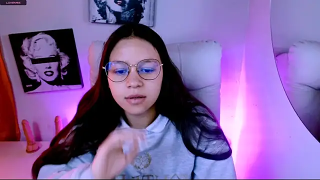 SamanthaRoldaan online show from 9, 3, 2026