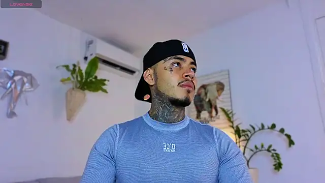 JordanSmiith  online show from 18, 12, 2025