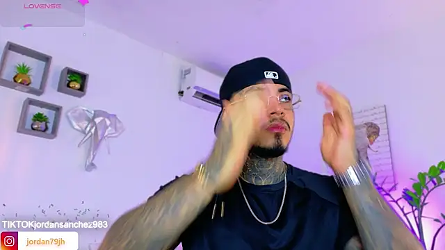 JordanSmiith  online show from 4, 4, 2026