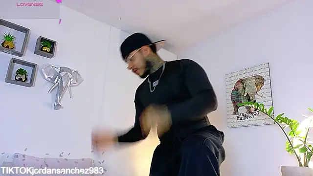 JordanSmiith  online show from 27, 2, 2026