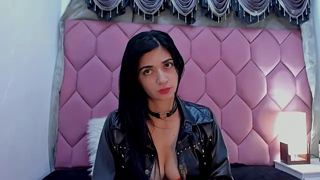 Linisprincehot69 online show from 15, 2, 2025