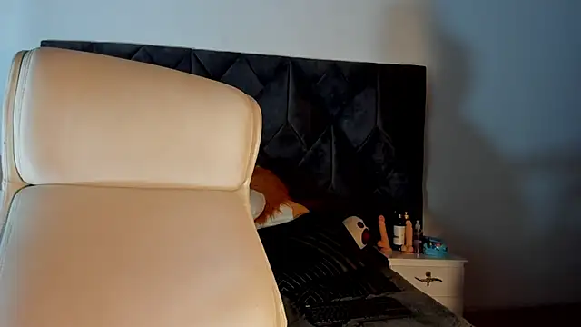 Linisprincehot69 online show from 20, 3, 2025