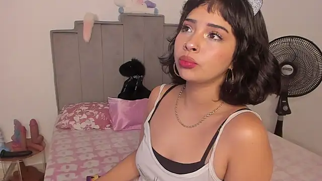 chloe watson  online show from 9, 7, 2026