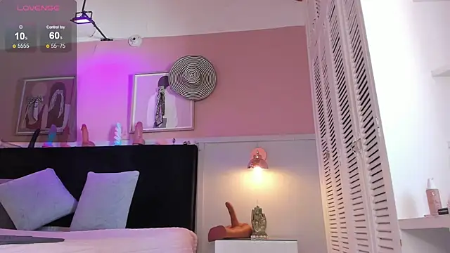 chloe watson  online show from 25, 9, 2025