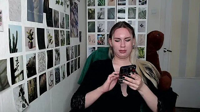 CapriScorpion online show from 23, 9, 2025